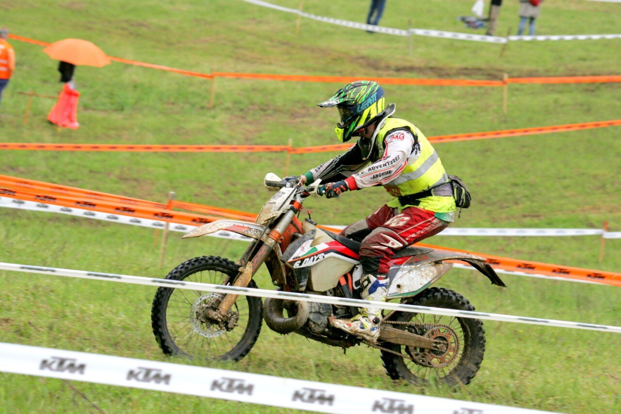 Il Trofeo Enduro KTM 2019 nella morsa del fango ad Anghiari